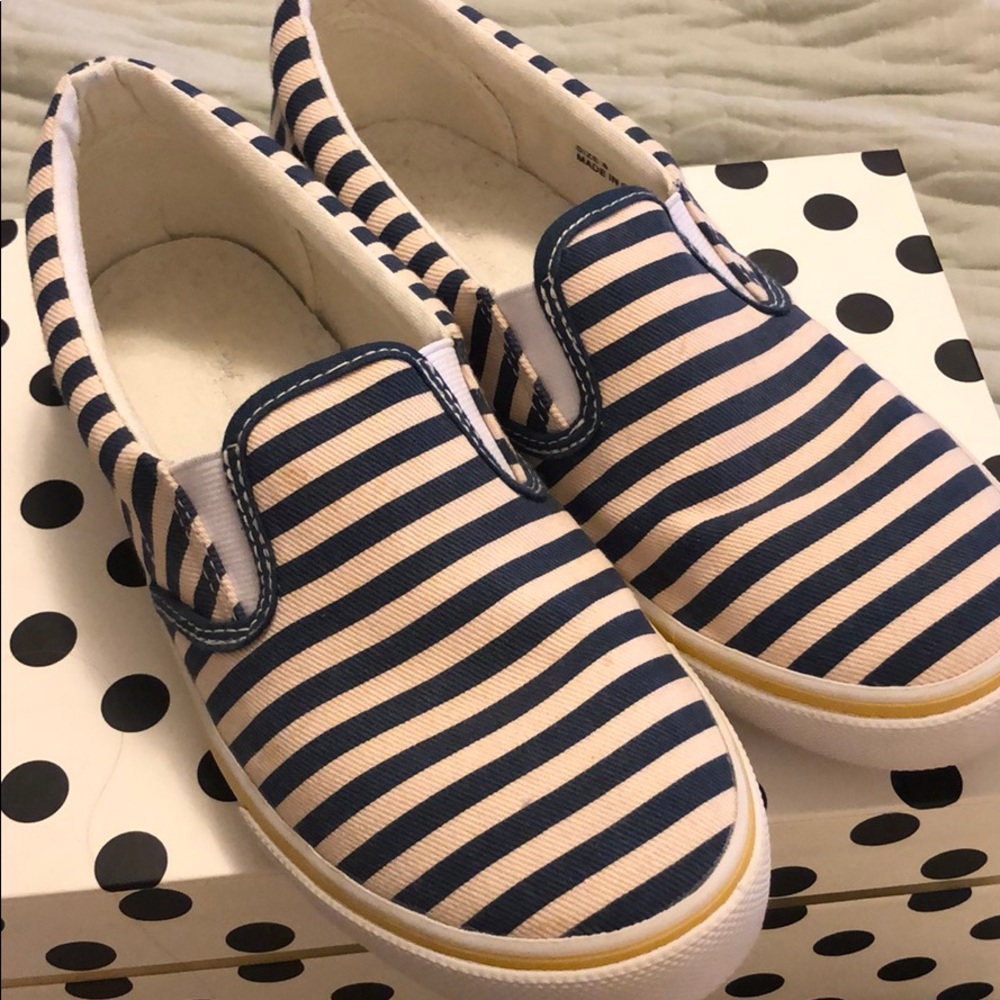Brooks Brothers, 8 slide on sneakers